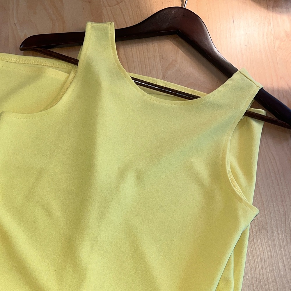 Mango yellow back vent dress size XS (feels like an S) - Picture 9 of 12
